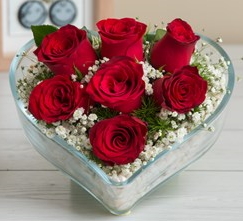 Kalp i�erisinde 7 adet k�rm�z� g�l Ankara �i�ek g�nderme sitemiz g�venlidir